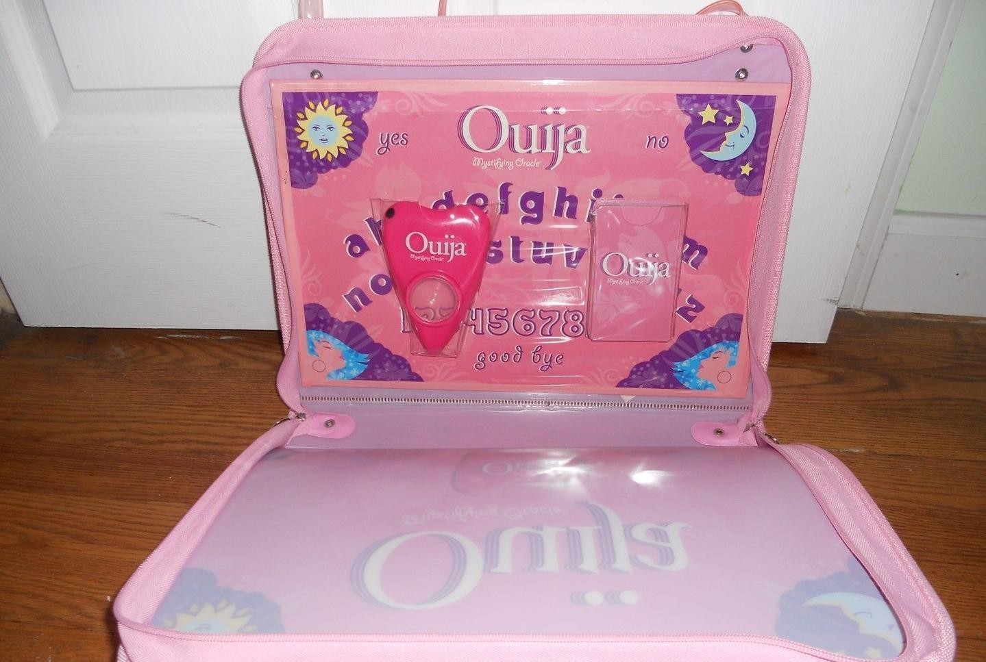 ouija-board-pink-hasbro-mystifying_1_8abf338cd9333604c70f931e512ac8cd (2)