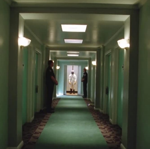 Dexter ten, dex in the hallway