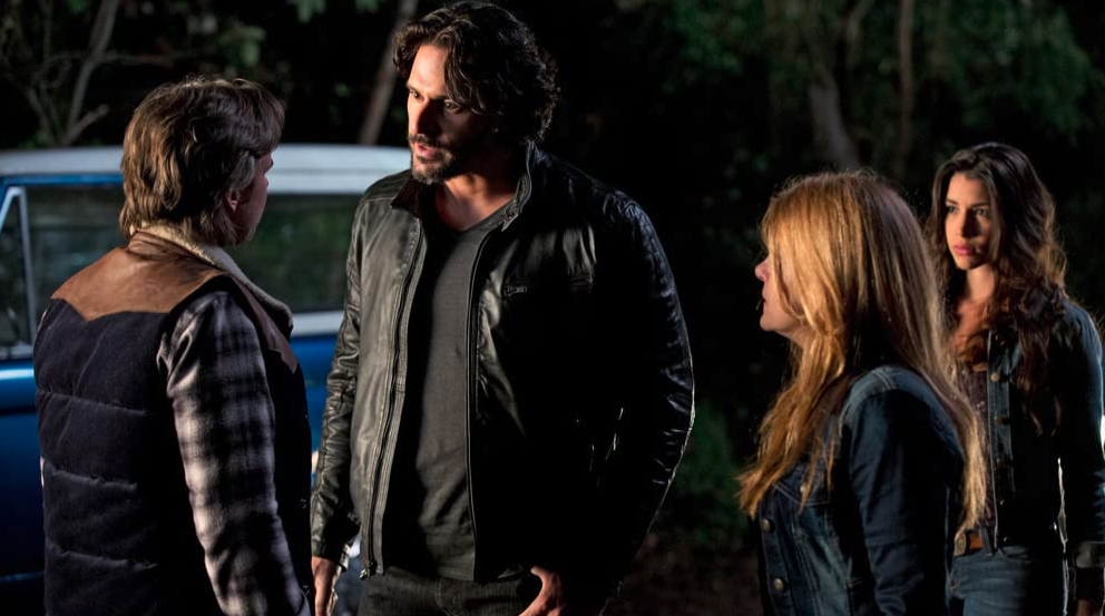 TrueBlood S6E2 Alcide and Martha argue with Sam outside his home before abducting Emma