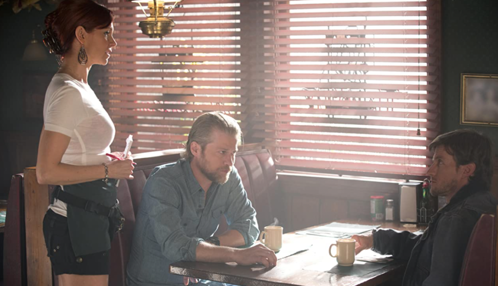 TrueBloodS6E5 Arlene and Terry with his friend at the bar