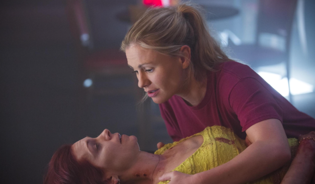 TrueBloodS7E4 Sookie holding Arlene