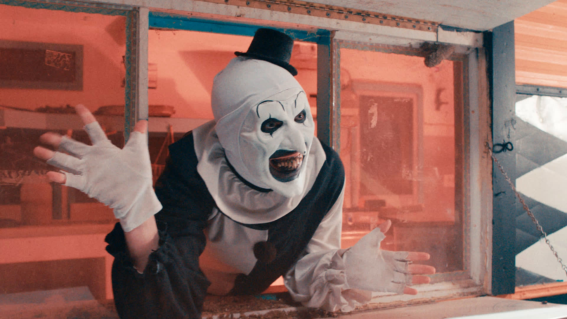David Howard Thornton as Art the Clown in Terrifier 2.