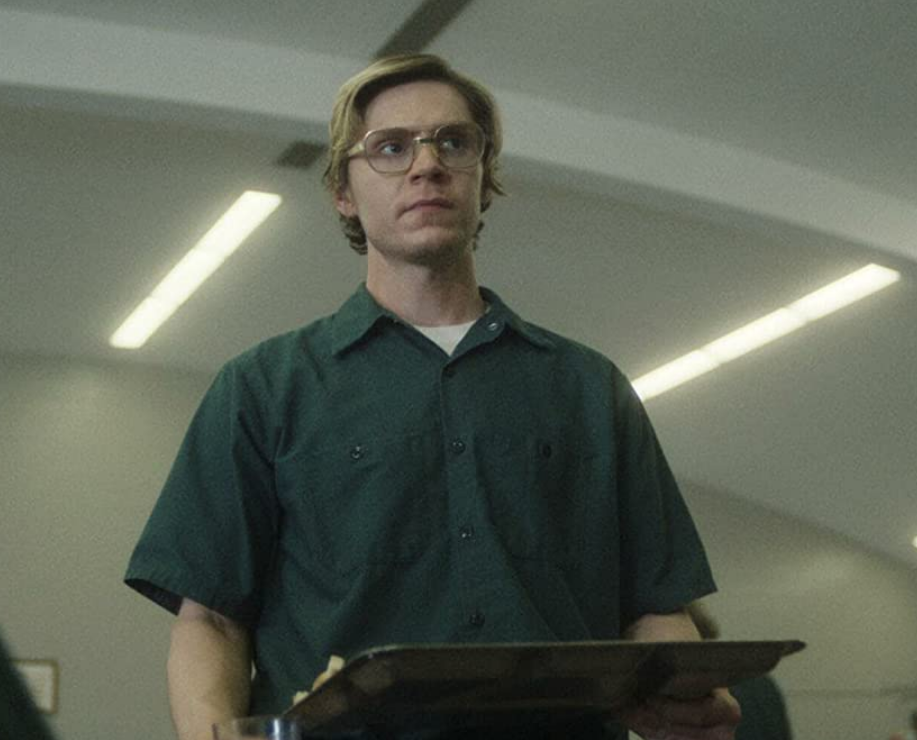 Evan Peters in Dahmer.