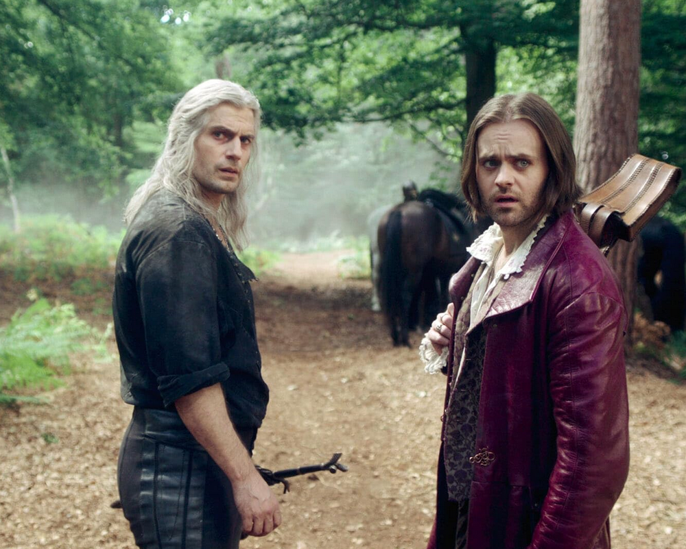 Henry Cavill and Joey Batey in Witcher.